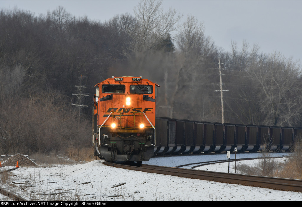 BNSF 9077